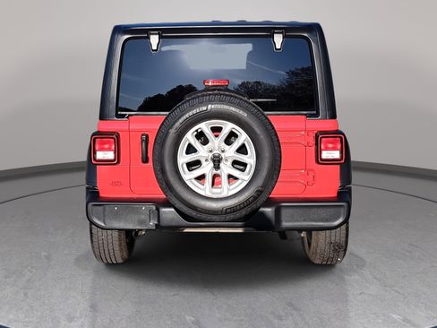 Used 2023 Jeep Wrangler Sport S image 7