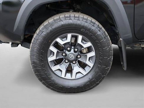 Used 2023 Toyota Tacoma TRD Off-Road w/ TRD Premium Off Road Package AWD/4WD image 30