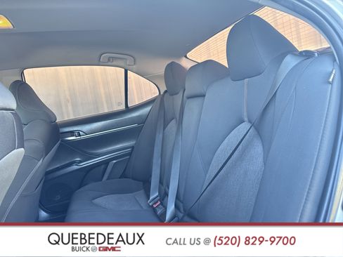 Used 2020 Toyota Camry LE w/ Carpet Mat Package image 28