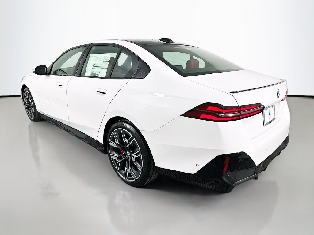 Used 2027 BMW 530i w/ M Sport Package RWD image 7