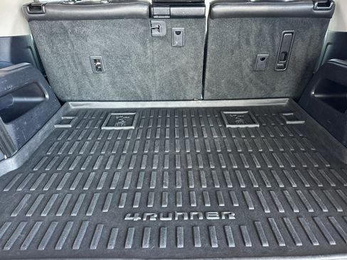 Certified 2016 Toyota 4Runner SR5 AWD/4WD image 15