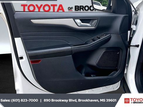 Used 2022 Ford Escape SEL FWD image 17