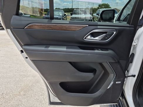 Used 2023 Chevrolet Tahoe High Country w/ Advanced Technology Package AWD/4WD image 37