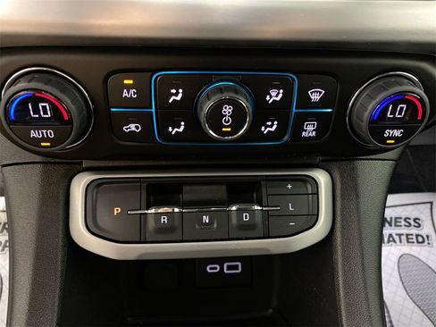 Used 2023 GMC Acadia SLE w/ Driver Convenience Package image 18