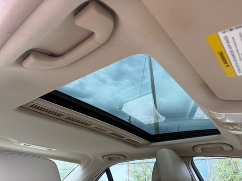 Used 2010 Mercedes-Benz C 300 4MATIC Sedan image 13