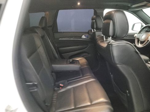 Used 2017 Jeep Grand Cherokee Overland AWD/4WD image 19