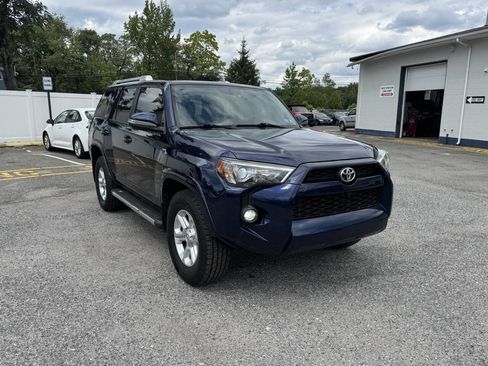 Used 2016 Toyota 4Runner SR5 4x2 4dr SUV image 4