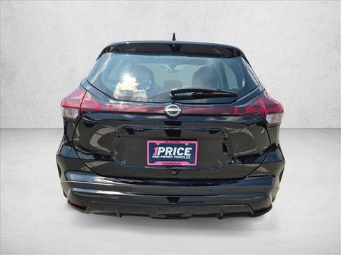 Used 2023 Nissan Kicks S FWD image 8