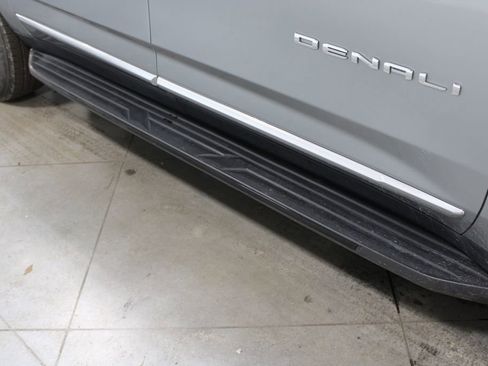 Used 2024 GMC Yukon XL Denali image 13