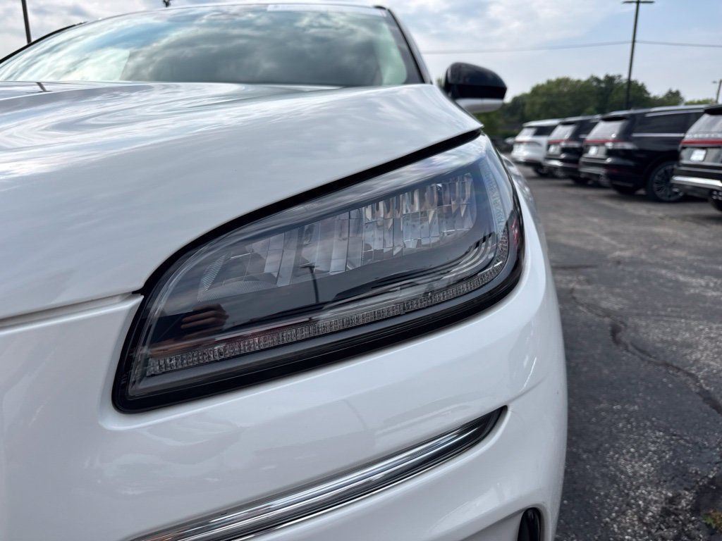 Used 2023 Lincoln Corsair FWD image 6