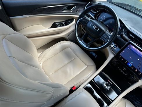 Used 2022 Jeep Grand Cherokee L Limited image 24