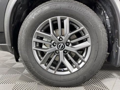 Used 2025 Nissan Rogue S image 13