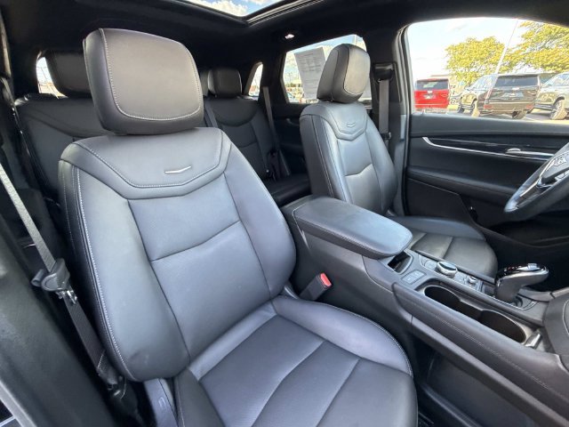 Certified 2024 Cadillac XT5 Premium Luxury w/ LPO, Floor Liner Package AWD/4WD image 23
