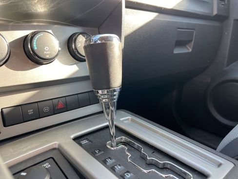 Used 2008 Dodge Nitro SXT image 18