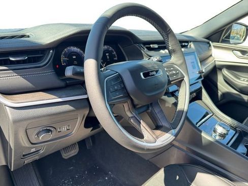 New 2026 Jeep Grand Cherokee Altitude AWD/4WD image 16