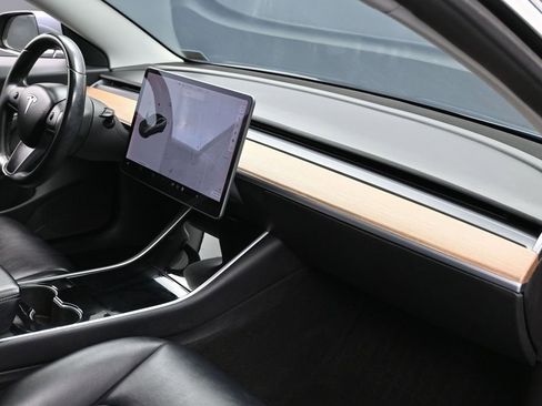 Used 2018 Tesla Model 3 Long Range image 38