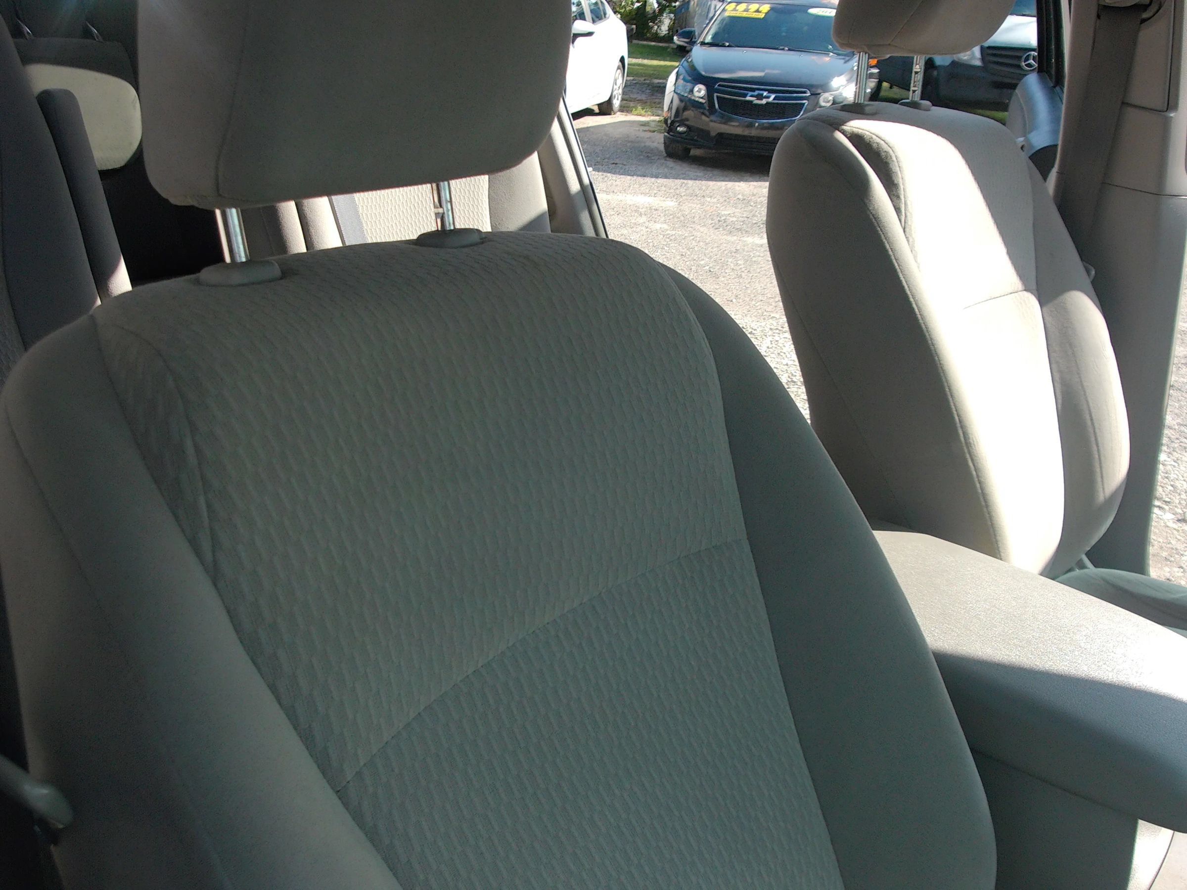 Used 2010 Toyota Highlander 2WD w/ 3rd Row Seat Pkg image 38