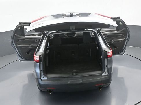 Used 2021 Chevrolet Traverse LS image 62