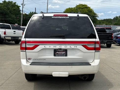 Used 2017 Lincoln Navigator Select AWD/4WD image 18