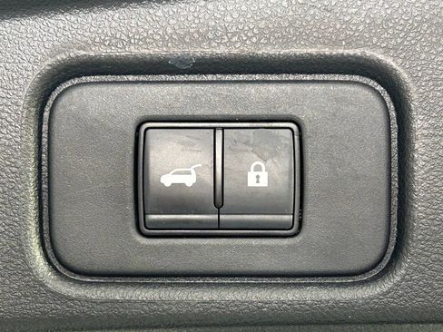 Used 2024 Nissan Pathfinder Platinum AWD/4WD image 16