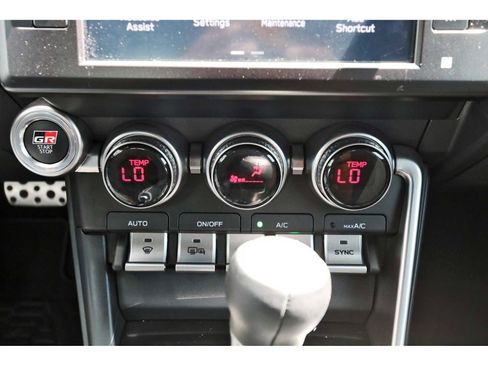 Used 2025 Toyota GR86 Premium image 24