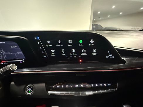 Used 2023 Cadillac Escalade V w/ LPO, ONYX Package AWD/4WD image 42