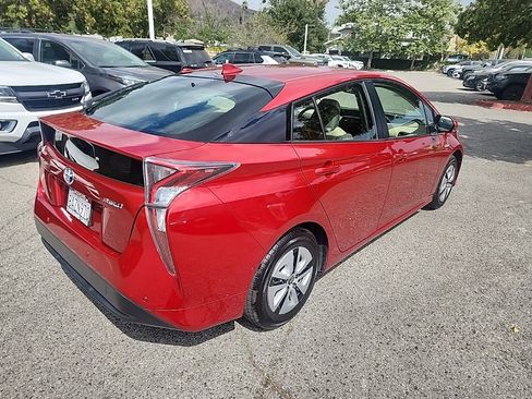 Used 2017 Toyota Prius Three FWD image 5