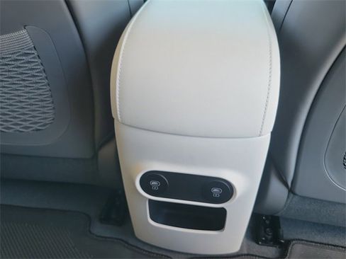 New 2026 Hyundai Ioniq 5 SEL image 17