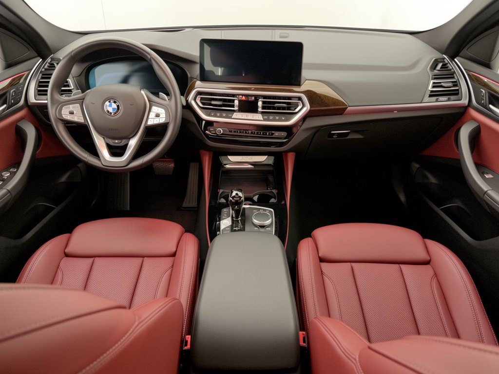 Used 2025 BMW X4 xDrive30i AWD/4WD image 17