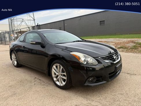 Used 2010 Nissan Altima 3.5 SR w/ Leather Pkg FWD image 1