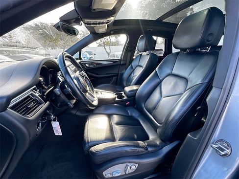 Used 2018 Porsche Macan image 22
