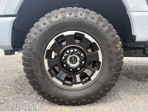 Used 2026 Ford F250 Platinum w/ Tremor Off-Road Package AWD/4WD image 15