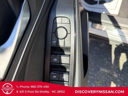 New 2026 Nissan Rogue Platinum AWD/4WD image 11