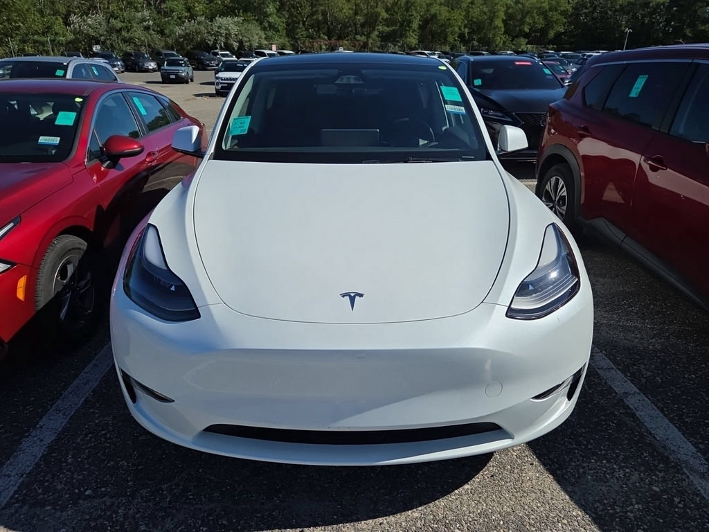 Used 2024 Tesla Model Y 2WD image 2