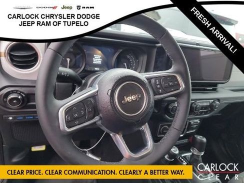 Used 2025 Jeep Wrangler Sahara w/ Safety Group image 8