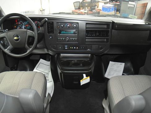 Used 2025 Chevrolet Express 3500 LT w/ LT Preferred Equipment Group RWD image 22