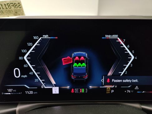 Used 2025 BMW 330i Sedan w/ M Sport Package image 18