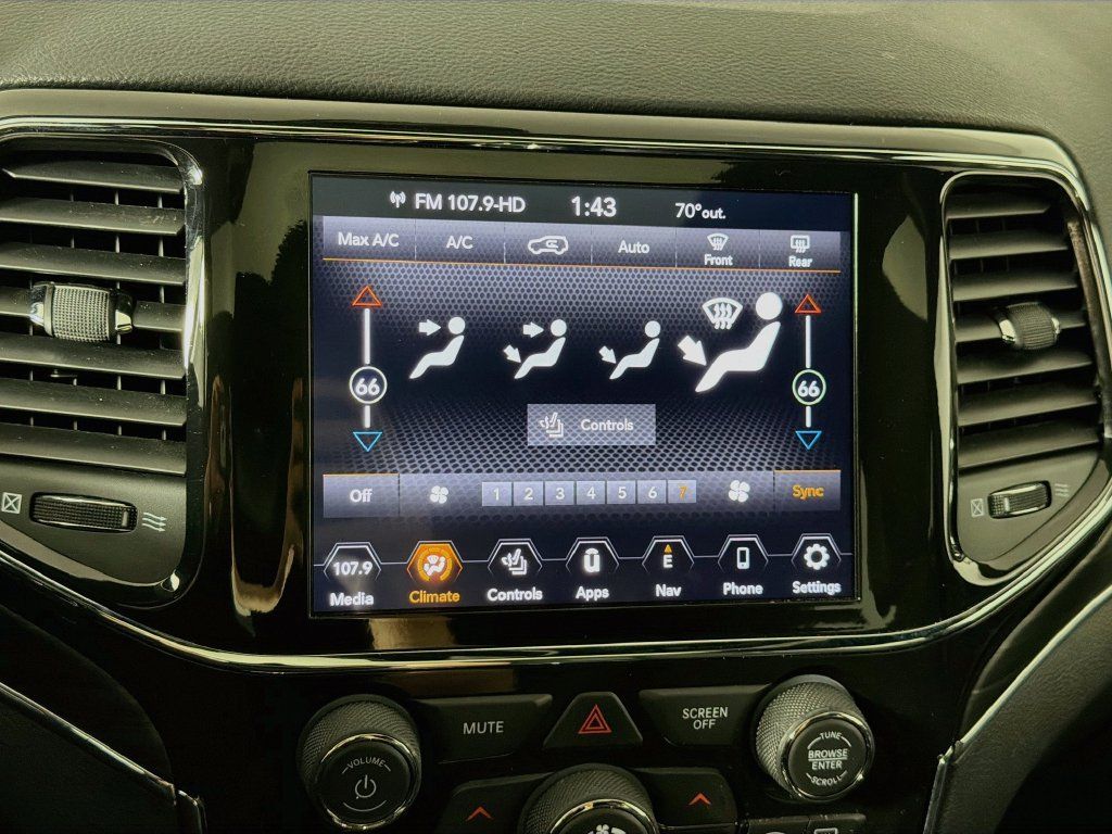 Used 2021 Jeep Grand Cherokee Limited AWD/4WD image 16