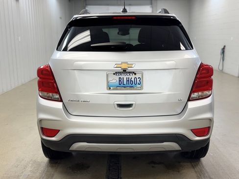 Used 2018 Chevrolet Trax LT w/ LT Convenience Package image 6