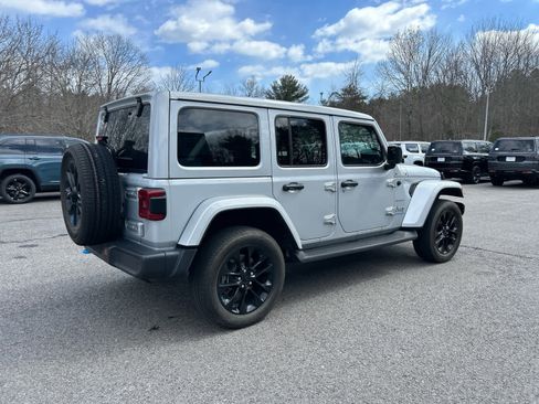 Used 2023 Jeep Wrangler Sahara w/ Cold Weather Group image 4