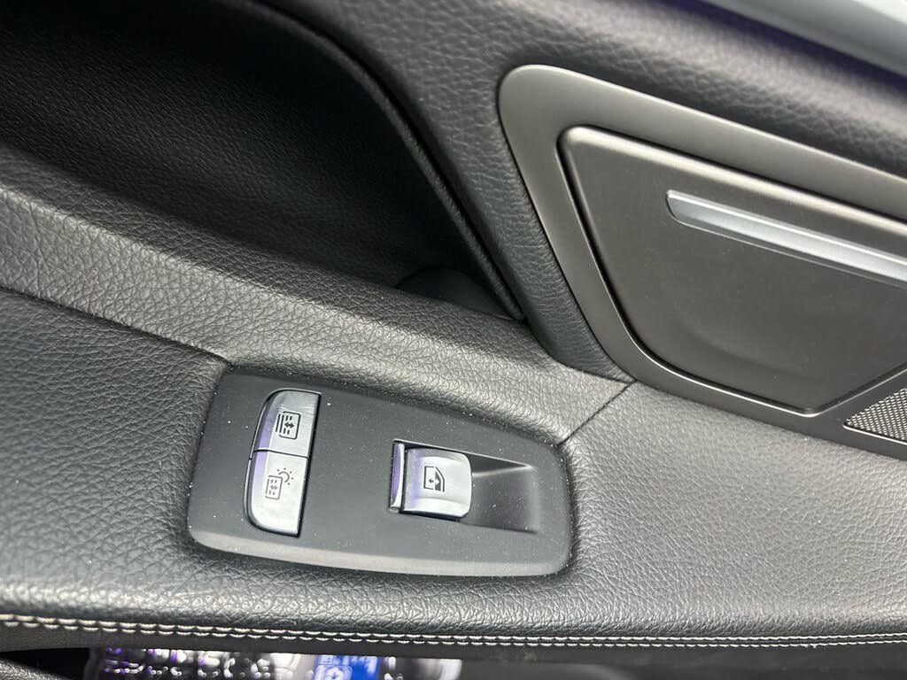 Used 2022 BMW 740i RWD image 21