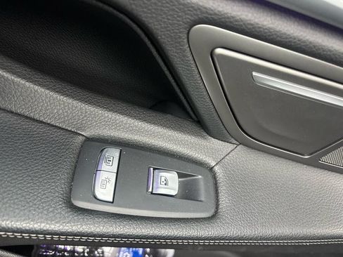 Used 2022 BMW 740i RWD image 21