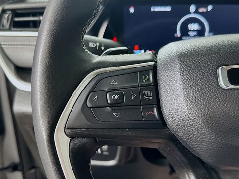 Used 2023 Jeep Grand Cherokee L Laredo RWD image 22