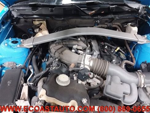 Used 2013 Ford Mustang Convertible image 9