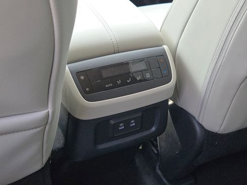New 2026 Nissan Pathfinder SL FWD image 18