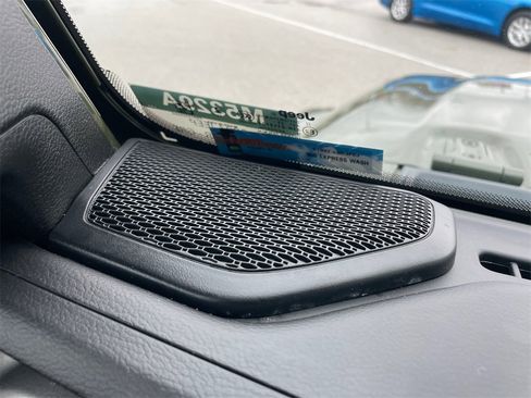 Used 2023 Jeep Gladiator Sport S image 19