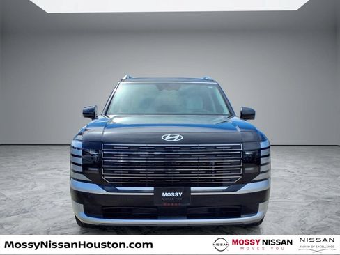 Used 2026 Hyundai Palisade Calligraphy FWD image 3