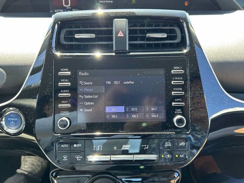 Used 2022 Toyota Prius L Eco FWD image 12