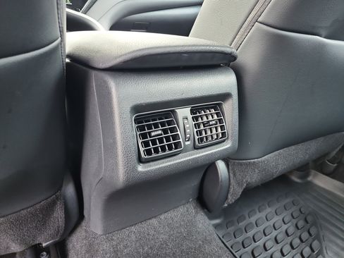 Used 2024 Toyota Camry XLE image 19