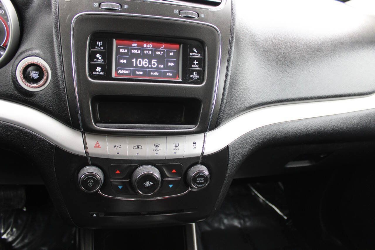 Used 2017 Dodge Journey SXT w/ Comfort/Convenience Group FWD image 14